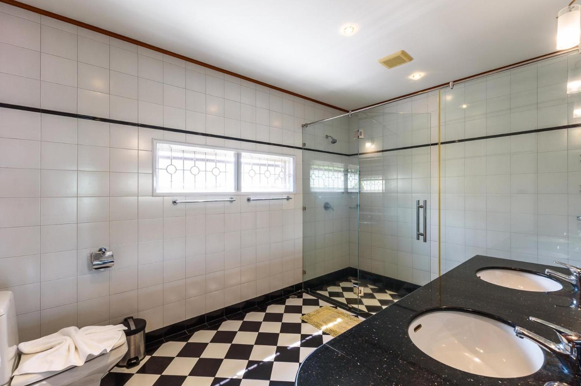 Amber Pool Villa Naiharn Rawai Экстерьер фото